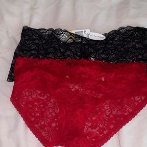 Pair of sexy lace panties red black NWT